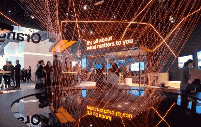 Versalume Shines at Mobile World Congress